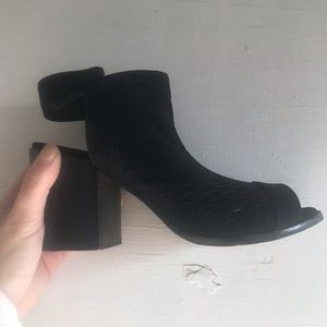 Vince camuto Black heels